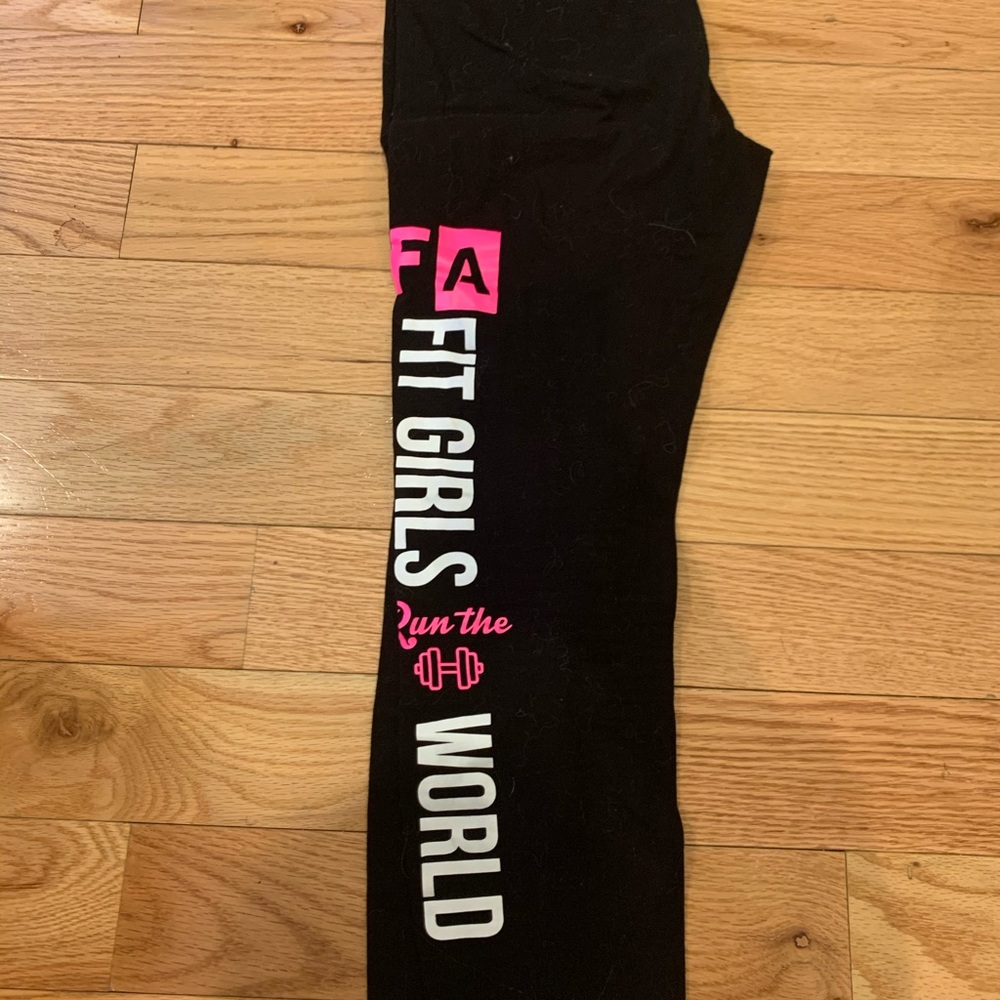 BELLA women’s workout tights!
